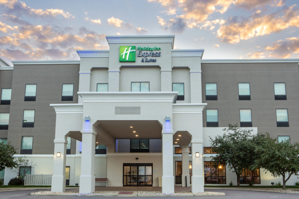 Holiday Inn Express & Suites Sioux City - Southern Hills by IHG