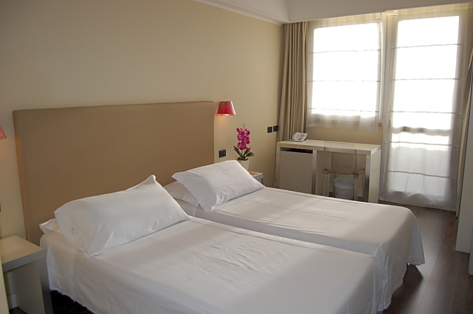 Hotel Roma Tor Vergata Room Type - Standard Queen Room