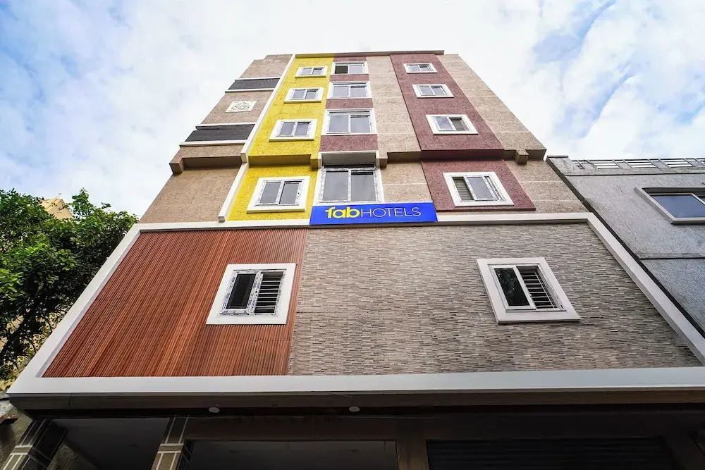 Fabhotel Sbr