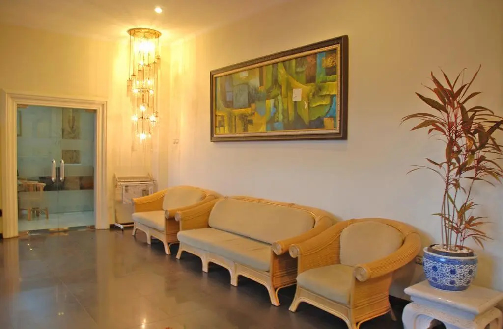 Lobby & Reception