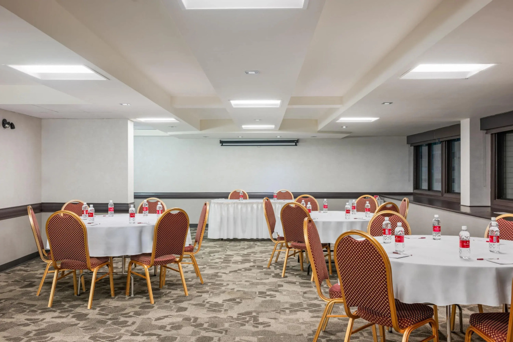 Ramada Plaza by Wyndham Regina Downtown - Général