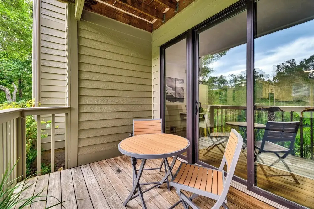Mtn Cabin w/ Balcony & View in Burnsville! - фото 6
