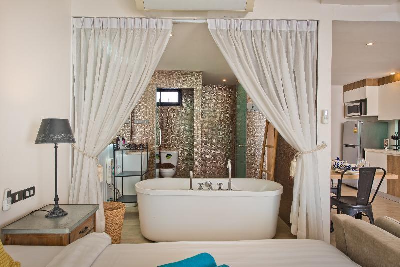 Вилла Deluxe с балконом в Tropicana Pool Villa
