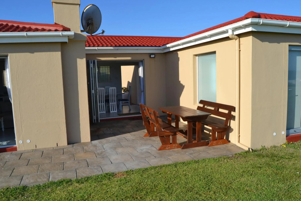 Hermanus Beach Club - St Tides House 19