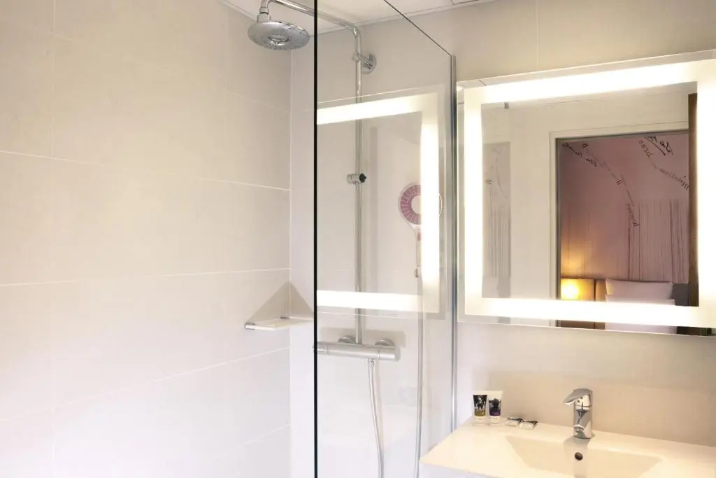 Mercure Paris Montparnasse Raspail 60