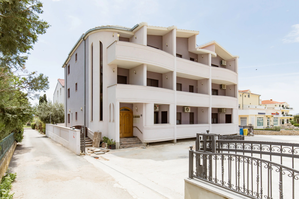 Apartments Mara