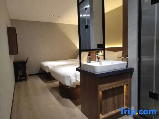 Standard Double room (twin beds)