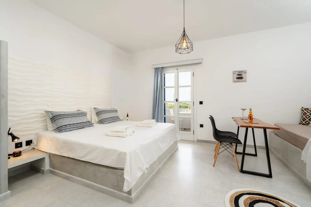 Deluxe Double room with sea view (full double bed)