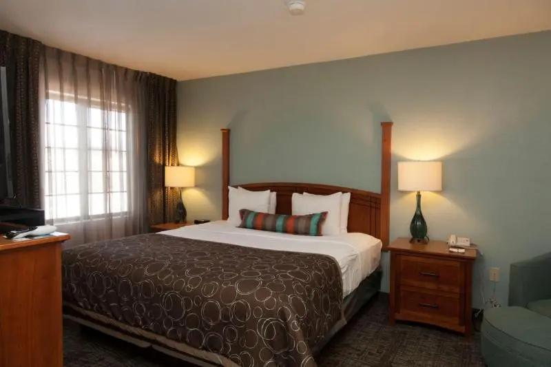 Staybridge Suites Colorado Springs North by IHG - Chambres