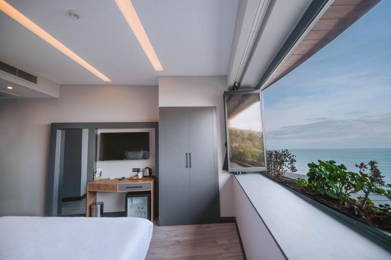 Superior Double room with sea view (full double bed)