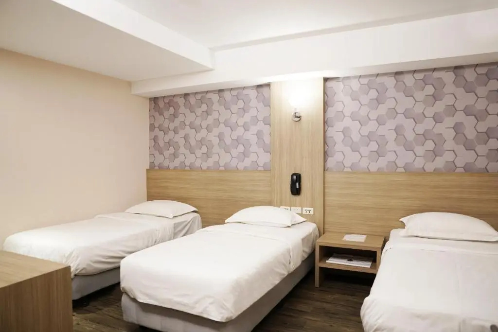 The Riverside Hotel International - Chambres