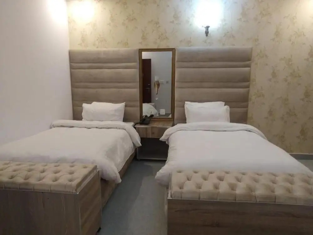 Shanze Hotel And Suites