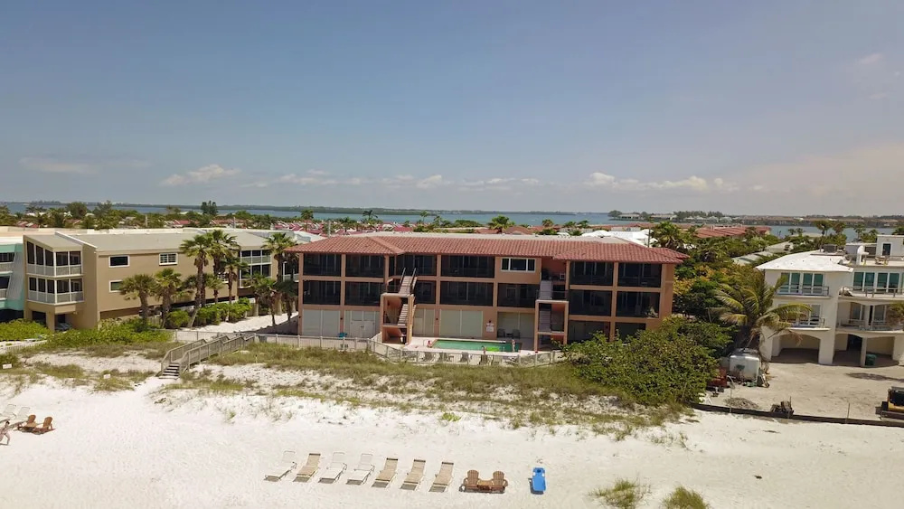 240 Bradenton Beach Club