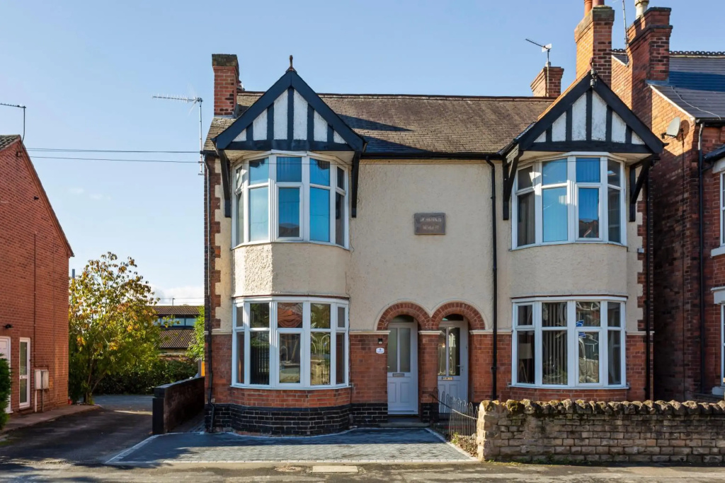 Jasmine Villa A - Ideal for QMC & Uni - Free parking