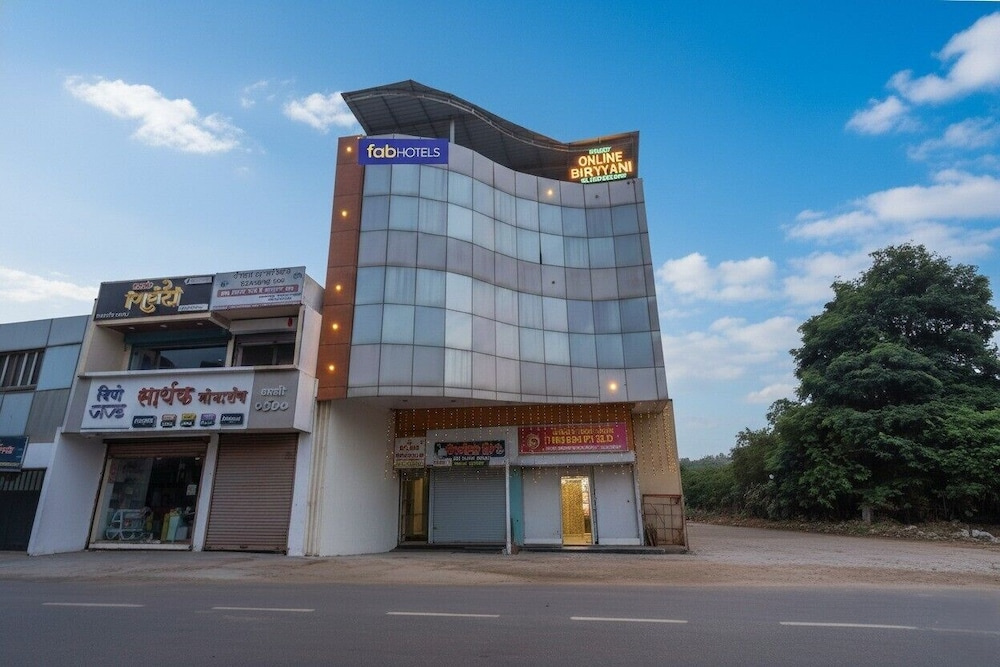 Via Kanak Executive