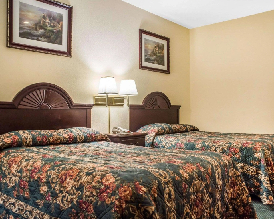 Econo Lodge & Suites - фото 5