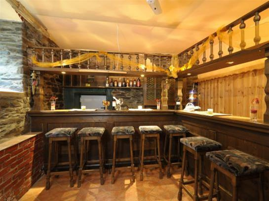 Food & Beverage