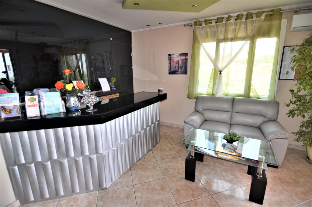 Lobby & Reception