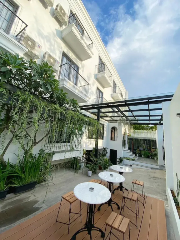 Loewy's Home Jakarta