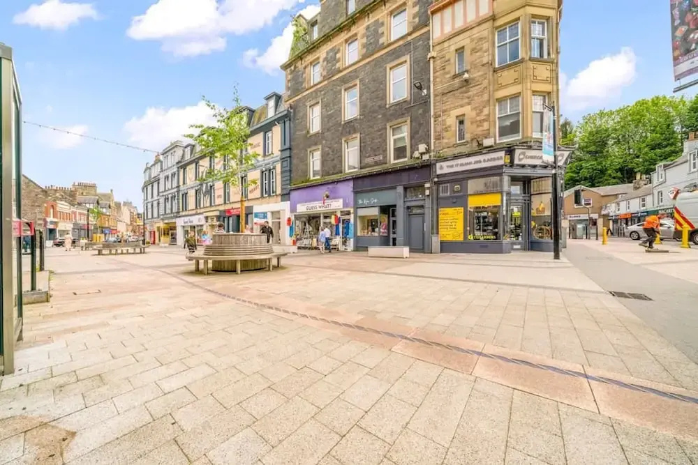 Stylish 4 Bed-town Centre