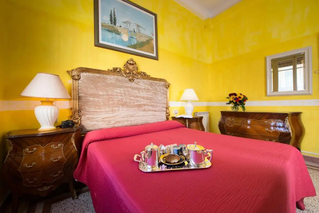 Standard Double room (full double bed)