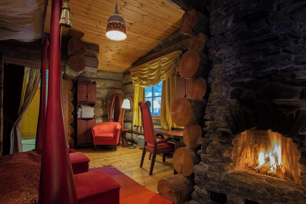 Kakslauttanen Arctic Resort