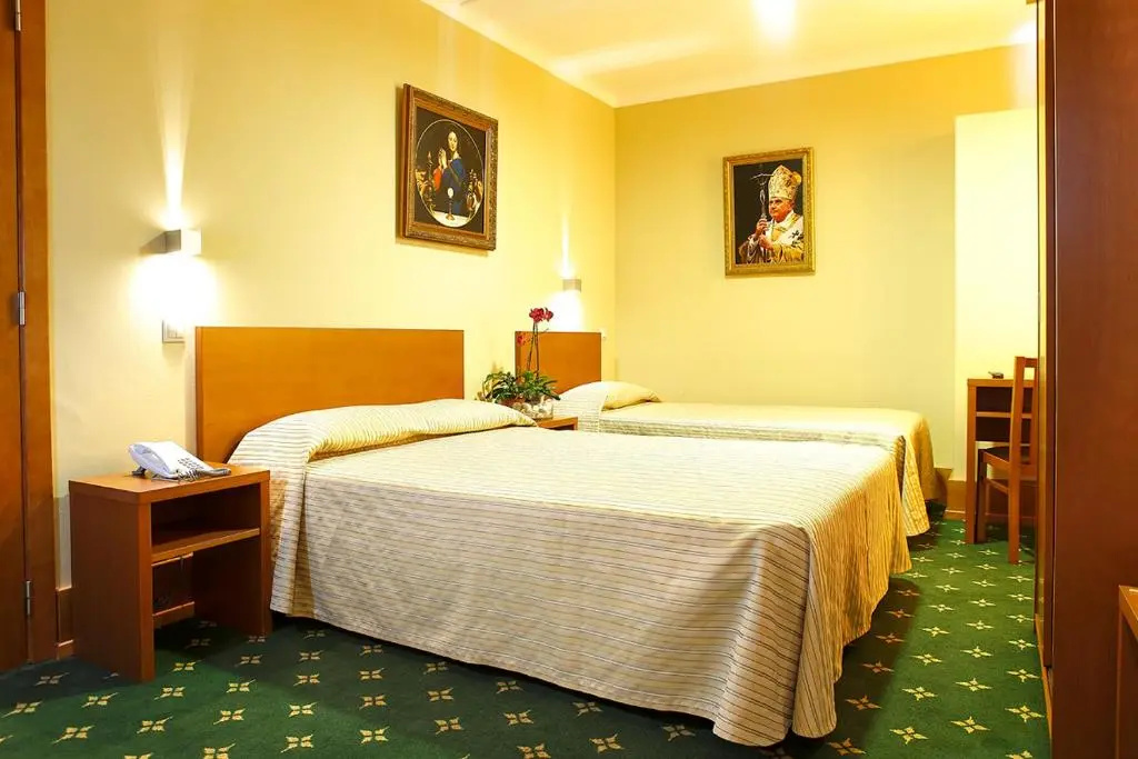 Standard Double room (full double bed)