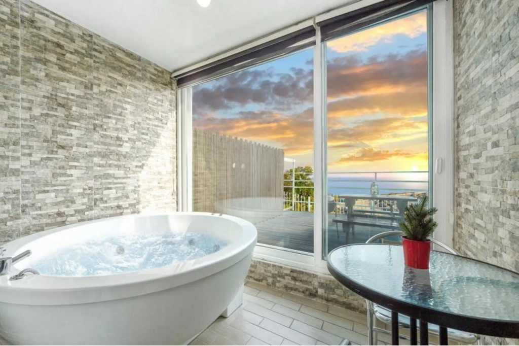 Ganghwa Hemingway Spa Pension