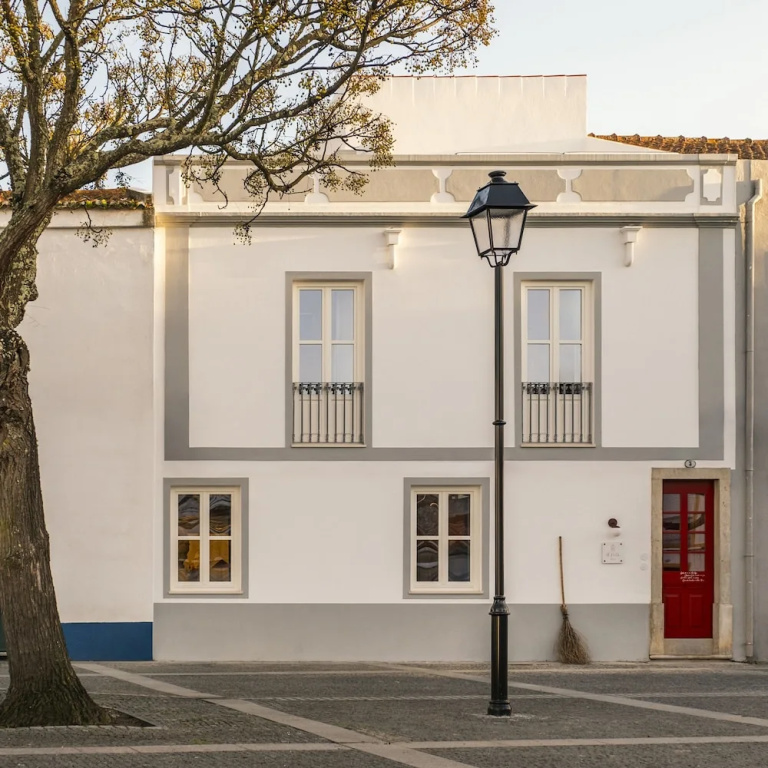 Al Porta Townhouse by Cadenzalux