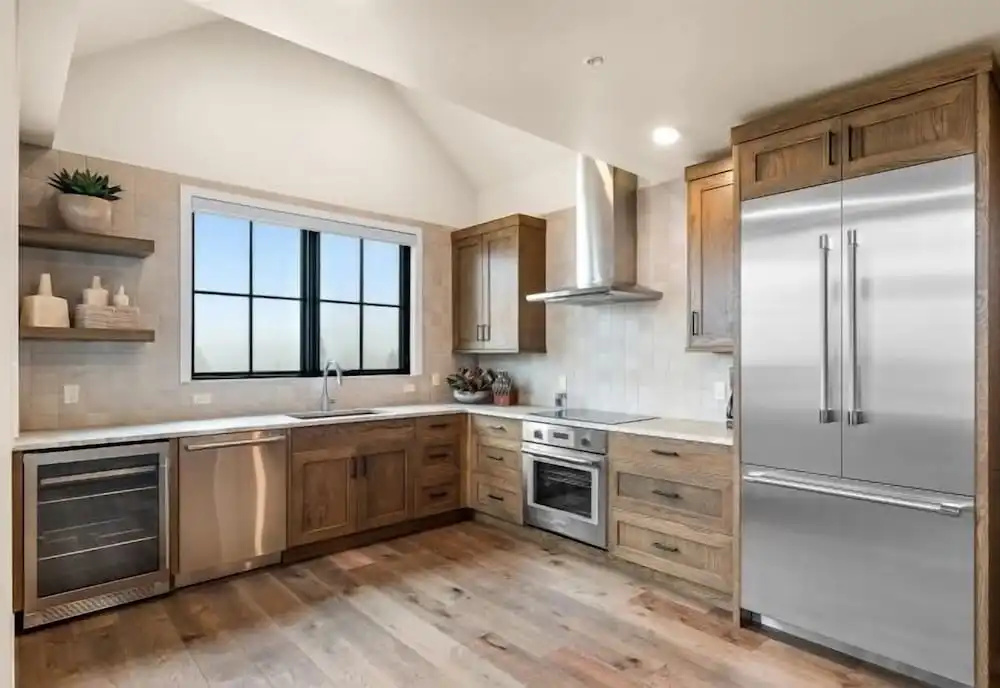 3 Bedrooms Apartment