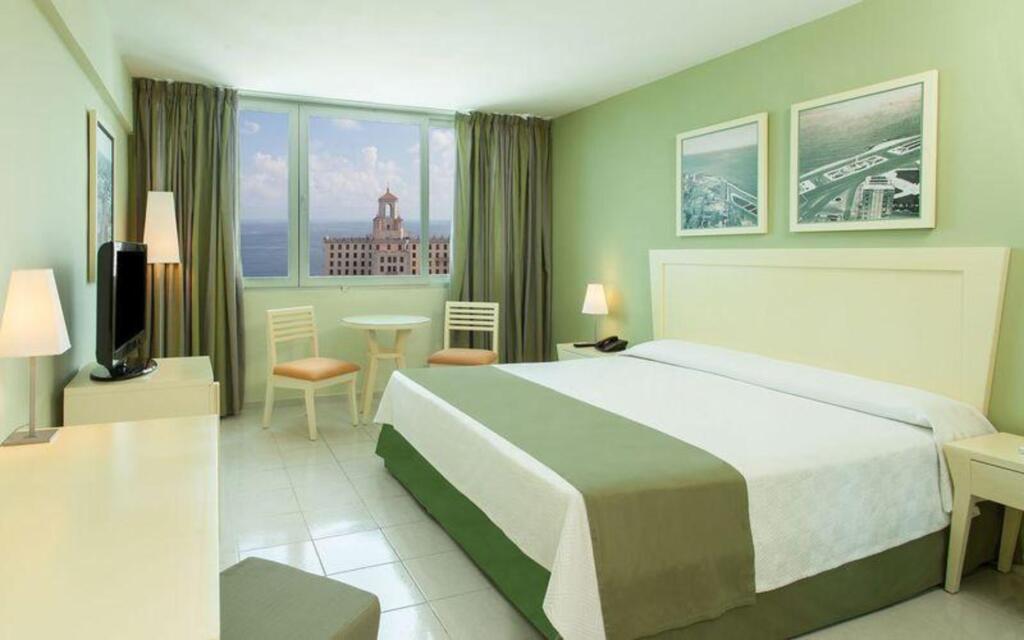 Hotel Capri by null