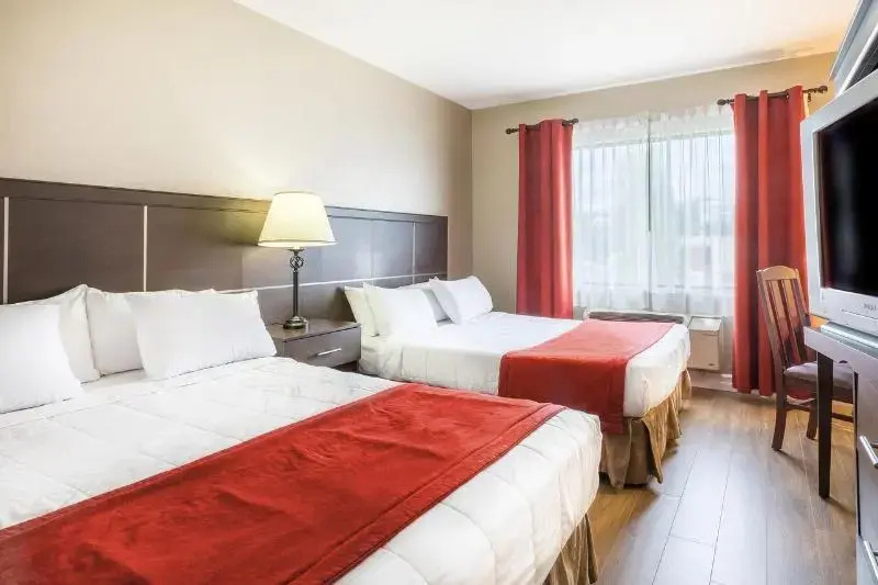 Classic Quadruple room with balcony