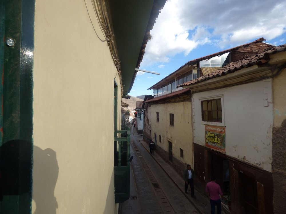 The Grasshopper Hostels AV Alta