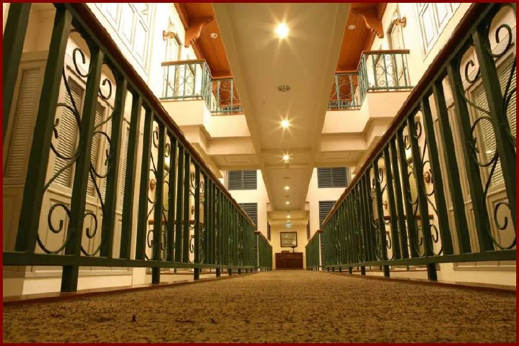 Lobby & Reception