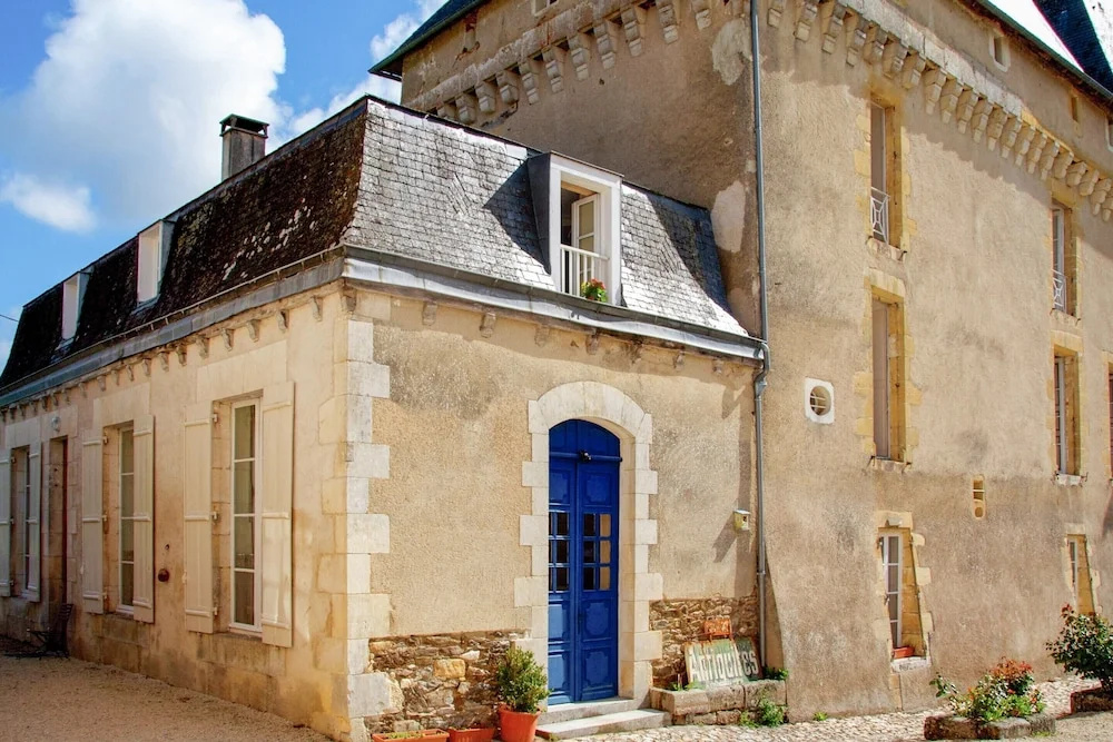 Cottage in Chaleix Near Forest & Lake