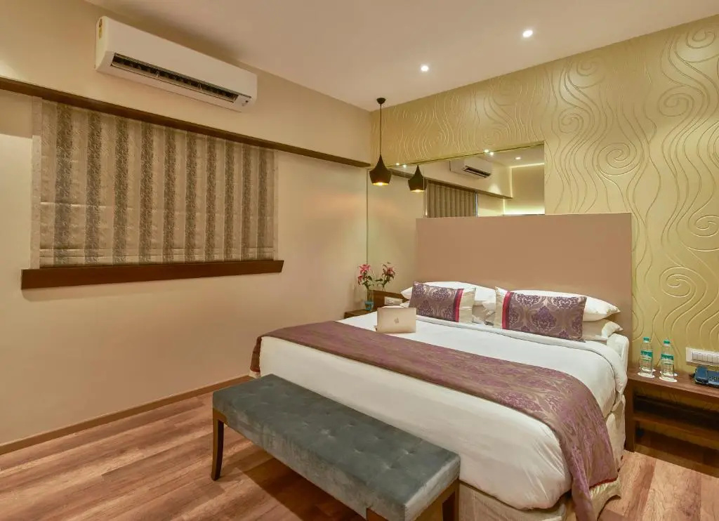 Deluxe Double room (full double bed)
