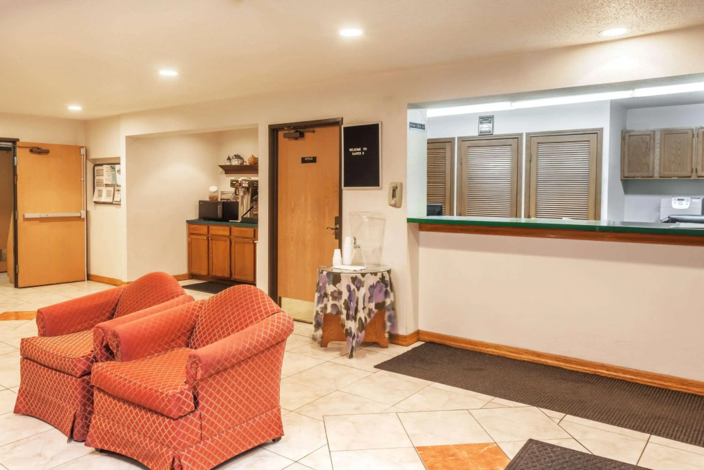 Lobby & Reception