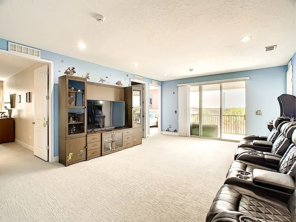 Disney themed 11 Bedroom Private Pool Home by Disney 11 Home by RedAwning