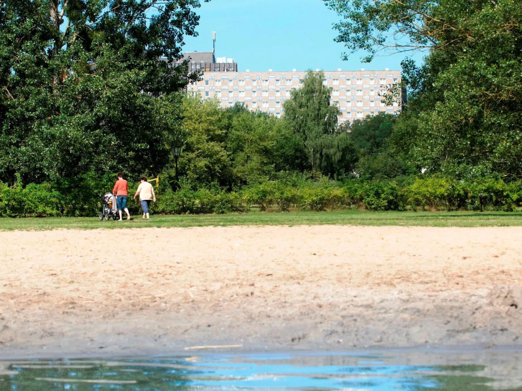 Beach & Waterfront