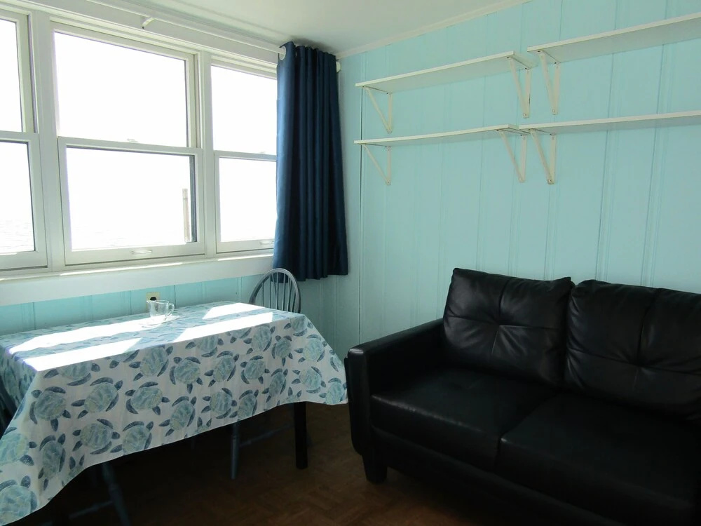 1 Bedroom Cottage oceanfront