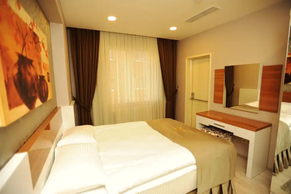 1 Bedroom Luxury Apartment with balcony and with sea view