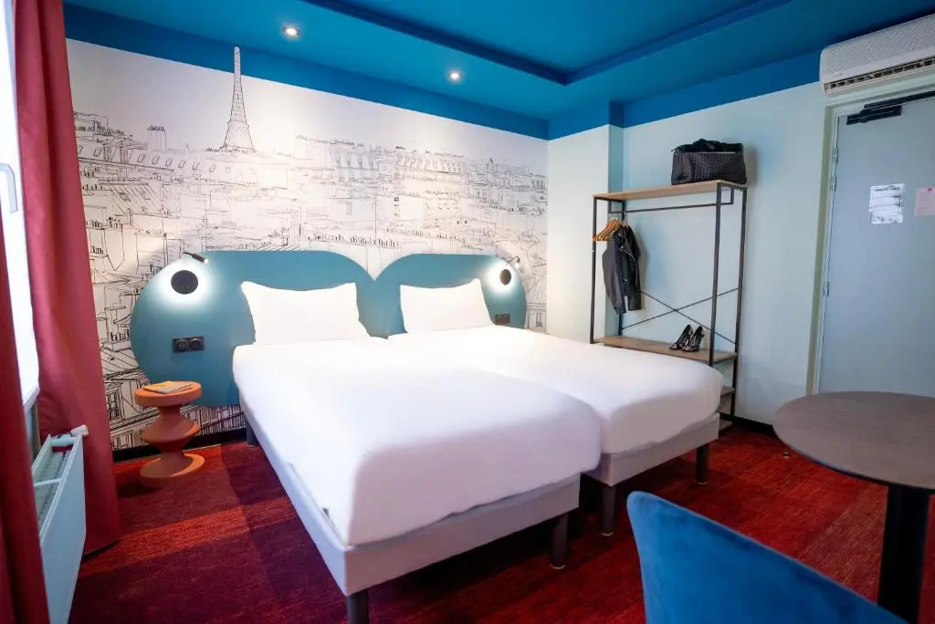Standard Triple room
