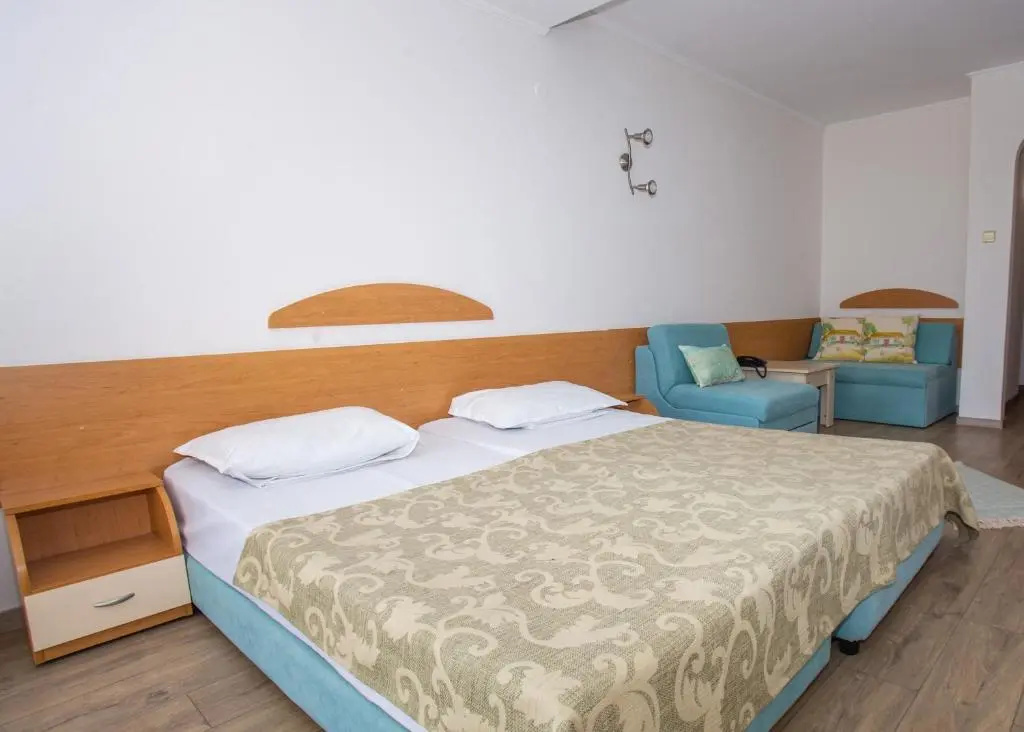 Standard Double room with sea view (full double bed)