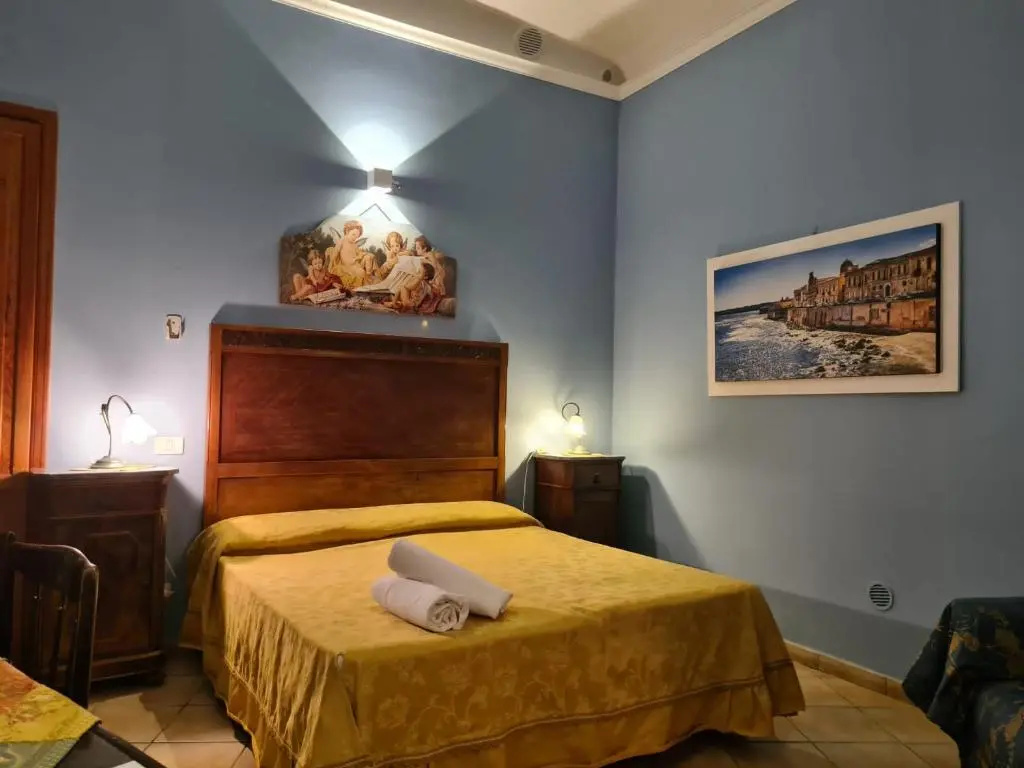 Economy room