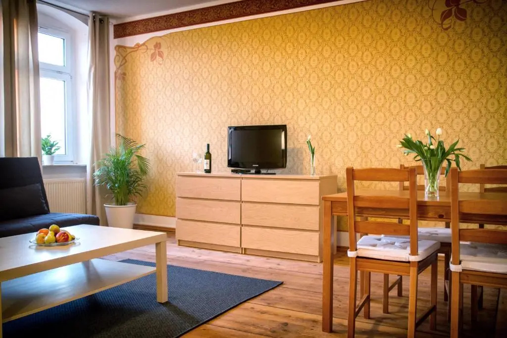 2 Bedrooms Apartment