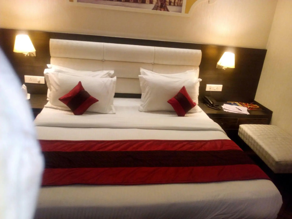 Premier Double room (full double bed)