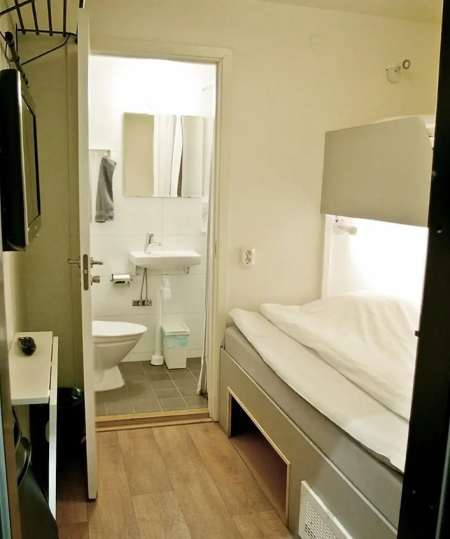 Standard Double room (full double bed)