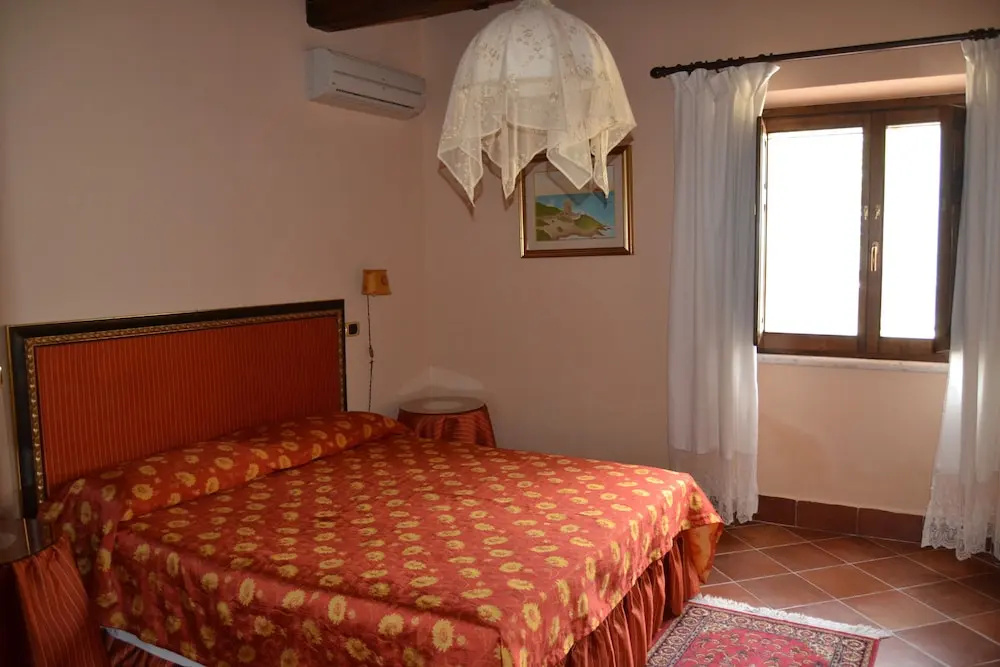 Standard Triple room with balcony