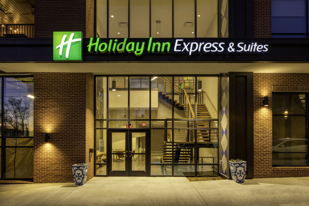 Holiday Inn Express & Suites Charlotte - South End by IHG