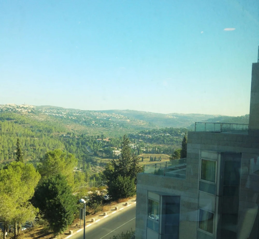 Superior room with balcony and with mountain view